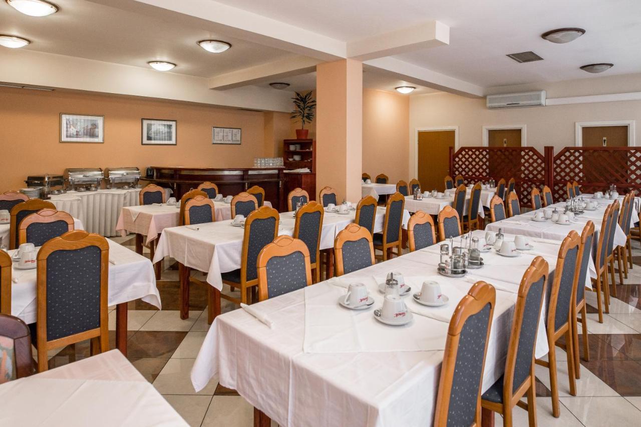 Hotel Carlstadt Karlovac Exterior foto