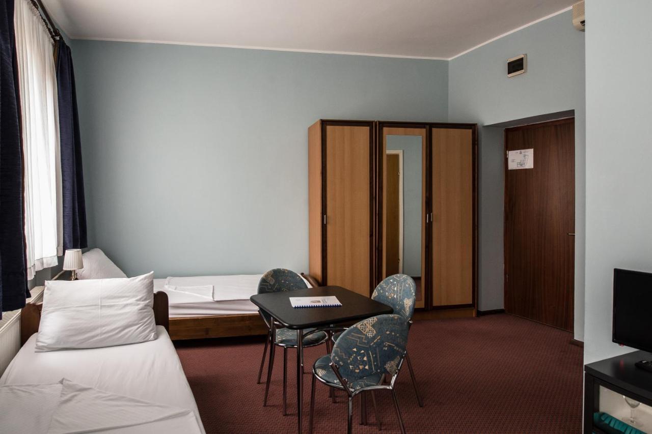 Hotel Carlstadt Karlovac Exterior foto